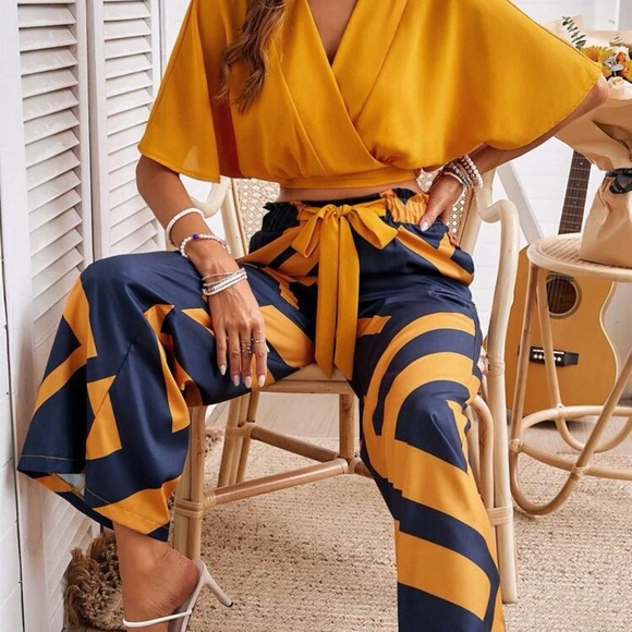 SHEIN Pants - 2-piece set with solid color butterfly sleeve crop top and long pants size M